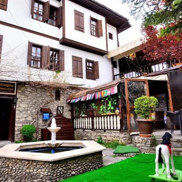 KADIOĞLU ŞEHZADE KONAKLARI